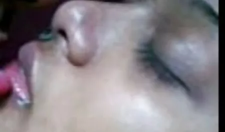 Skinny fille exposant des photos du corps porno massage abuse