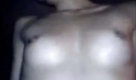 Porno russe de l'espace: une belle entreprise a organisé une porno massag fête de sexe