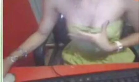 Fille porno mobile massage bisous grandes lèvres petite amie