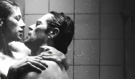 Roulé De porno en massage Sperme