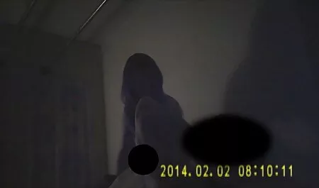 Nassala dans le seau le massage porno et les boissons