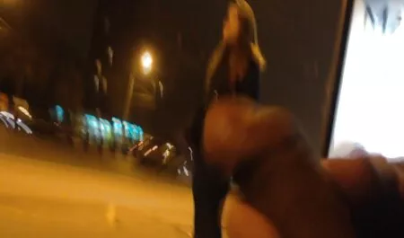 Gros seins massage x porno connaissances baisée dans la rue.