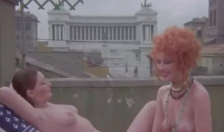 Fille porno streaming massage Sexy avec des cheveux noirs