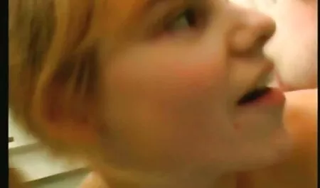 Beauté pris par deux lesbiennes porno des massages