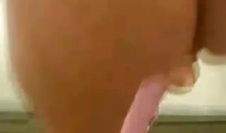 Va blonde à l'orgasme jet massage film porno