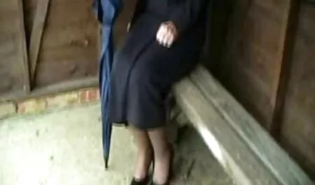 Les couples adultes peuvent dormir à cause de massage xxx gratuit l'ennui.