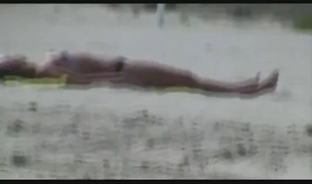 Femmes noires massage érotique caméra cachée brillantes