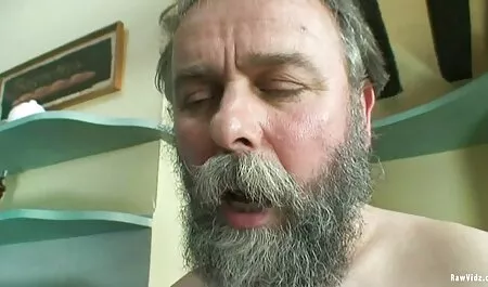 Pipe et massage force porno sexe dans la forêt route