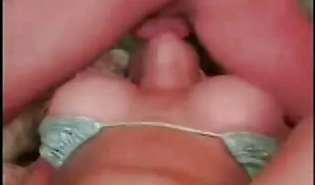 Amusez-vous avec un collègue massage a trois xxx au bureau.