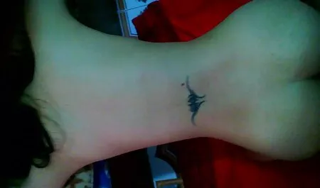 Un ivrogne mange une pute devant video porno massage japonais les touristes.