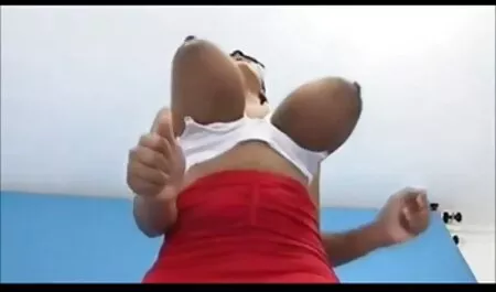 Sucer au milieu de la massage japonais porno rue