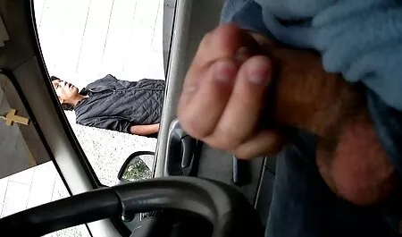 Allez, sur votre orteils. porno massage famille