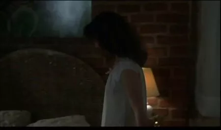 Canzana six massage porno dans une chaise