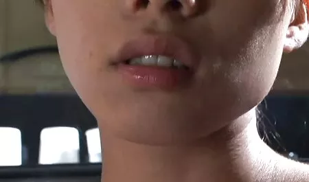 Transexuelles dans un trio porno massage intense chaud.