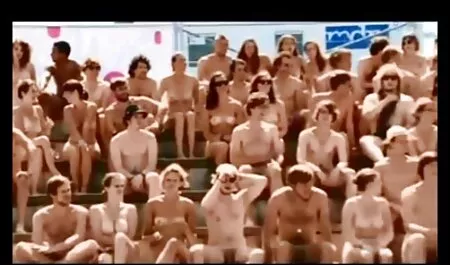 Extérieur massage sein porno