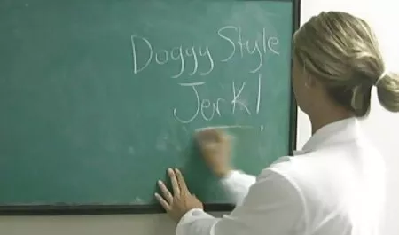 Les Aventures massage érotique streaming de sexe dans le cimetière