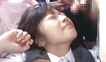 Éjaculation massage sensuel hd sur les organes génitaux de la mâchoire