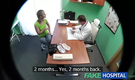 Grand-mère n'est pas sortie du trou moisi. porno massage de