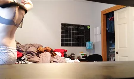 Grand-père heureux avec massage de porno de petits mégots