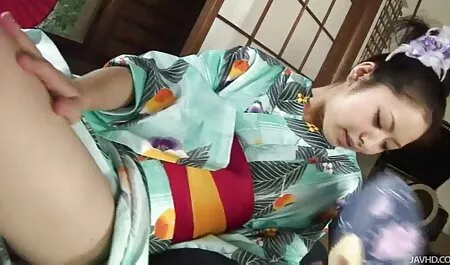 Le premier nettoyage de film porno de massage l'anus intelligent